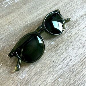 Privé Revaux sunglasses hunter green
